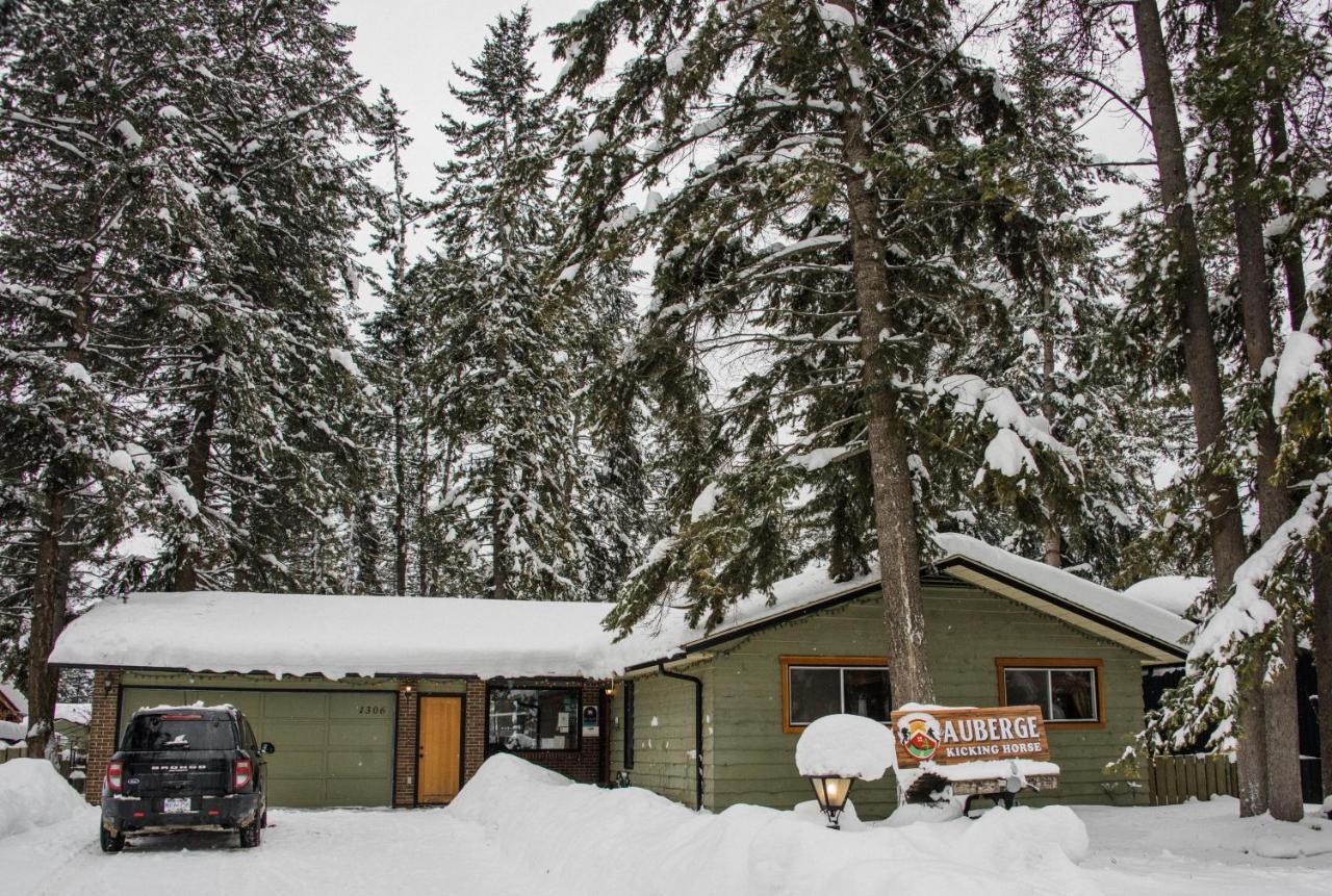 Auberge Kicking Horse Guest House Golden Zewnętrze zdjęcie