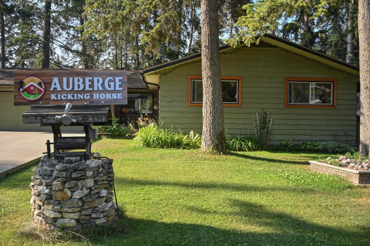 Auberge Kicking Horse Guest House Golden Zewnętrze zdjęcie